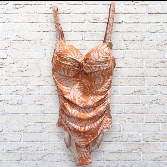 NWT Nip Tuck Multi-Fit Cup Peach and White Swimsuit/one piece - Sz 4 (US) - Picture 1 of 5